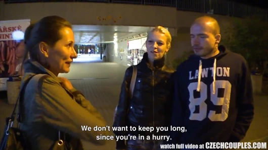 Güzel Çek çifti gf değişimi için para alır