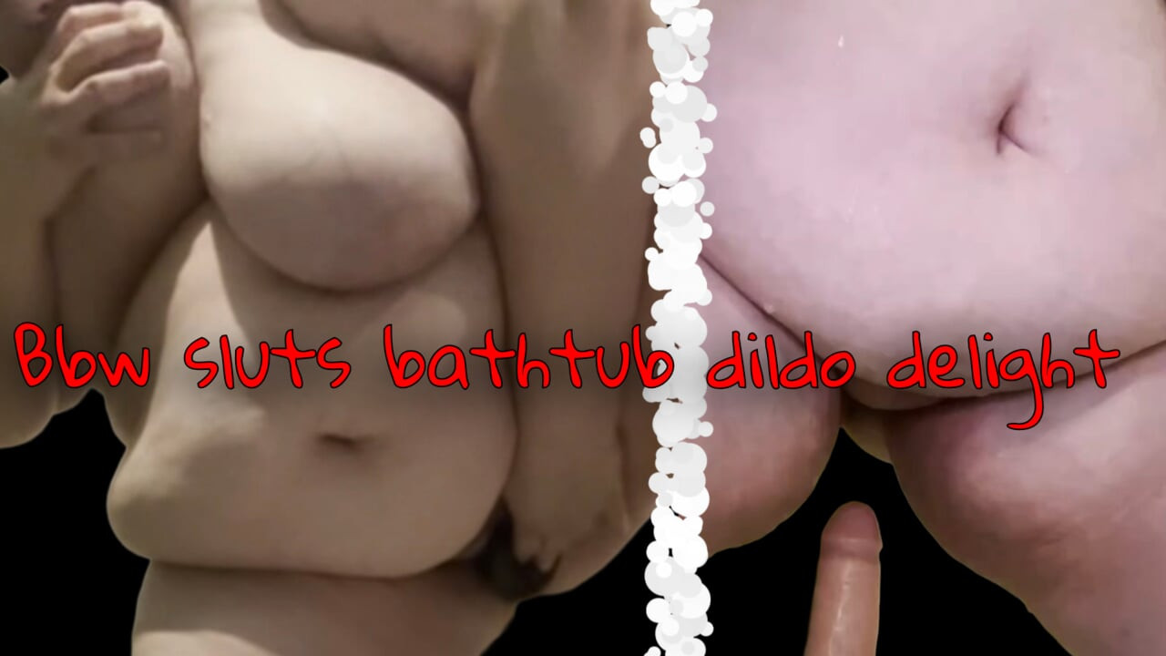 İri güzel sürtükler küvette dildo zevki