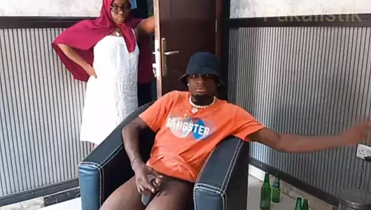 Kocasının erkek kardeşi tarafından becerdin alır