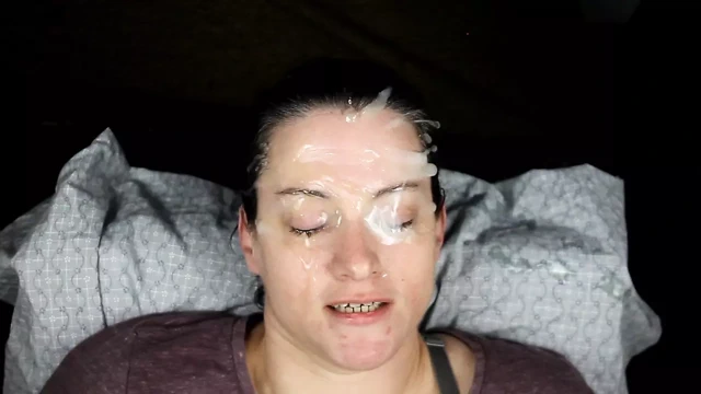 Edepsiz deeler için tam gözlerinde büyük döller