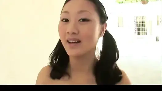 Yalınayak gizli film Evelyn Lin'den film