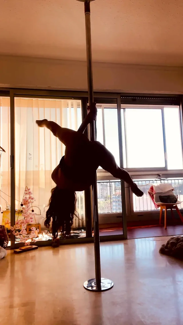 Erotik dans ve çıplaklık