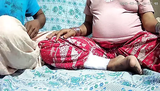 Hintli doktor ve hemşire evin minyon odasında seks yapıyor 2987