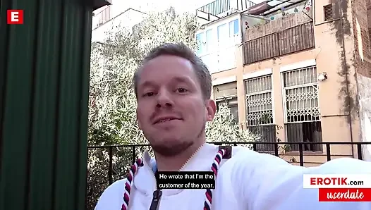 Sıska sarışın Nesty yarağa ihtiyacı olan pis küçük bir sürtük