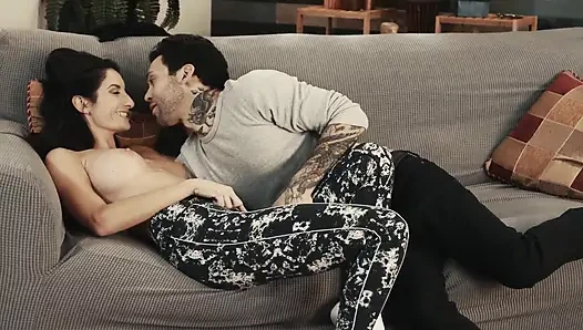 Komşu kızların sahnesi 2 kızın yarağa ihtiyacı var