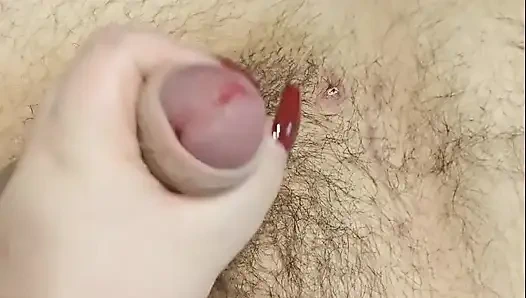 Bu küçük yarak aşağılanmayı ve gülmeyi seviyor ve ben bu konuda düşündüm de azıyorum.