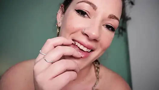 Giantess: bilim adamı profesörünü küçültüyor