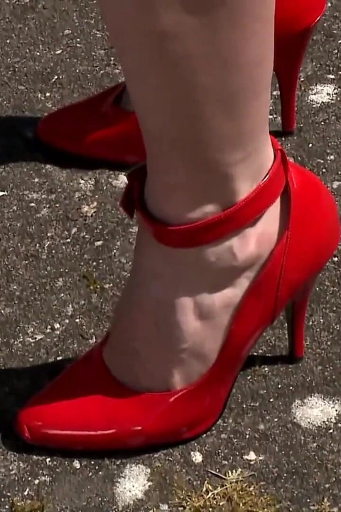 Büyük götlü esmer bdsm eğitimi alana kadar ormanda sikişiyor