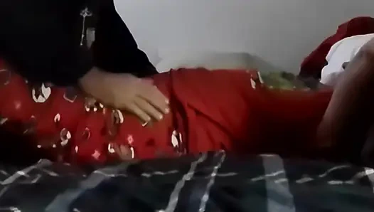 Ateşli orta yaşlı seksi kadın en iyi arkadaşıyla oral seks yapıyor!