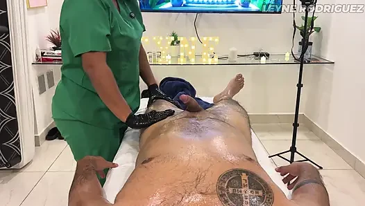 Küçümsenmiş zevk - muhteşem latin özel mutlu son masajı yapıyor