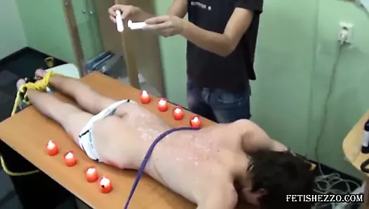 Oğlan fetişi merkez