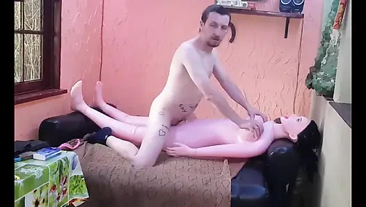 Bebeği tekrar sikiyorum