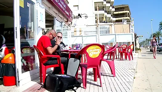 Model filme almak istiyor ve yapımcıyla sikişiyor