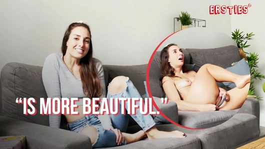 Ersties - esmer hatun Ana seksi bir oyuncak alıyor ve deniyor