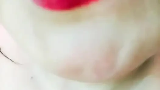 Mısırlı ateşli iri güzel seksi evli kadın kocasının arkadaşıyla canlı seks yapıyor