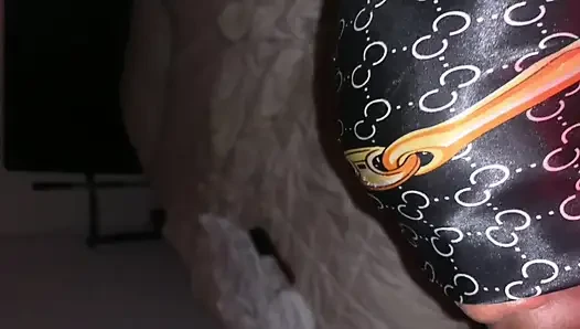 Seksi öğrenci uzaylılar hakkında konuşmaya geldi amatör saksoyla bitiyor ve sert yoğun sikiş onu büyük zenci yarağı şampiyonuna 5 kez getiriyor