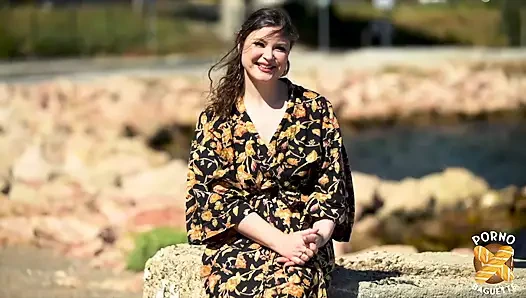 Aurora iki sert yarağın tek başına olmasına bayılıyor