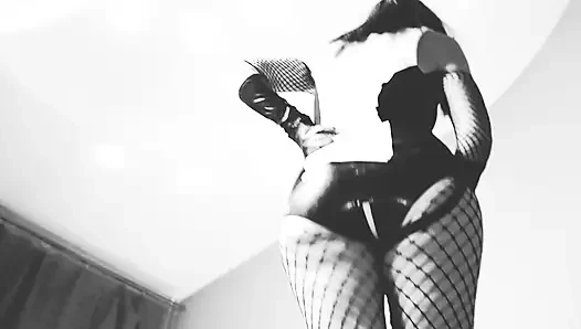 Yalnız sahibe bdsm takma yarak büyük zenci yarağı lateks orta yaşlı seksi kadın siyah beyaz