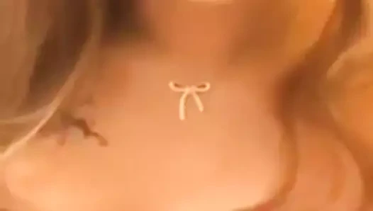 Azeenbarbie büyük memeler çıplak