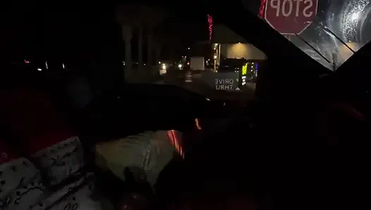 Arabada hızlı oral seks