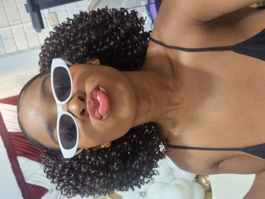 Bir gökkuşağı yapay penis kahrolası bazı memeler