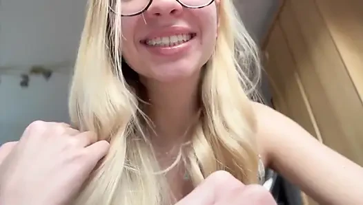 Merhaba cüce dev kadın asmr