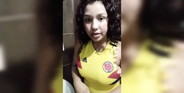 Ben kendim için bir kadın yeterli değilim düşünüyorum kocam her zaman beni reddediyor, ona sikişmek istediğimi söylüyorum ve her şey yanlış bitiyor!