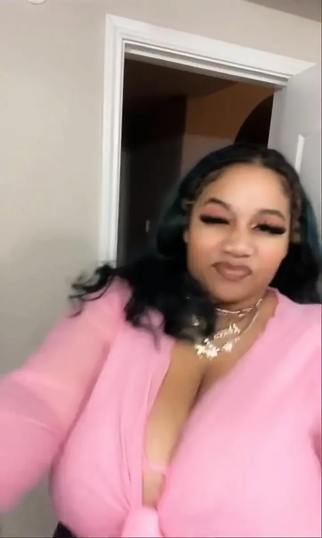 Biggdebbiecakez çok azdırıyor