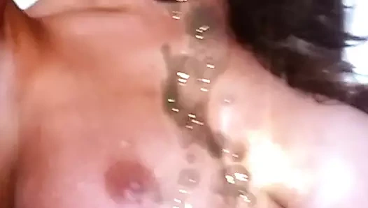 Lucy pinder boşalma anısına