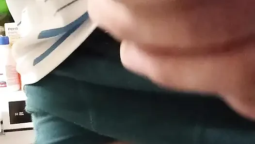 Elimde bir yarak olmasına bayılıyorum