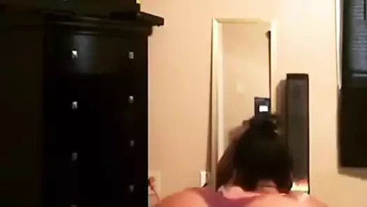 Seksi twerk lola bebek yine götünü sallıyor