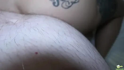 Татуаный Шест Наполняет Сливками Parker Skyes