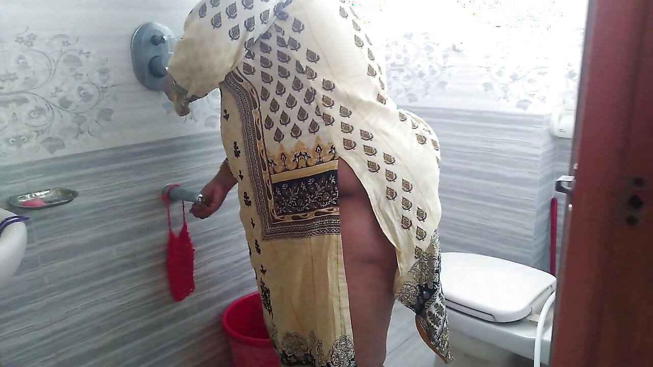 Randy Magi Ko Bathroom Mena Chudai Jabardast