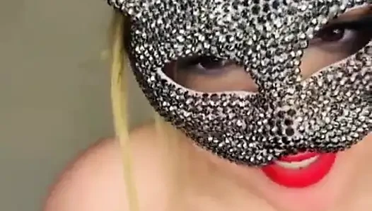 Arap evli kadın seksi dans ediyor
