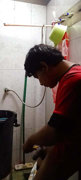 Kasık kıllarımı tıraş etmeye karar verdim.