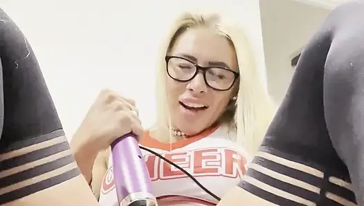 Cheerleader ruinierte orgasmus-rollenspiele