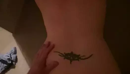 Muhteşem sarışın amatörmilf gets becerdin eyersiz köpek stili