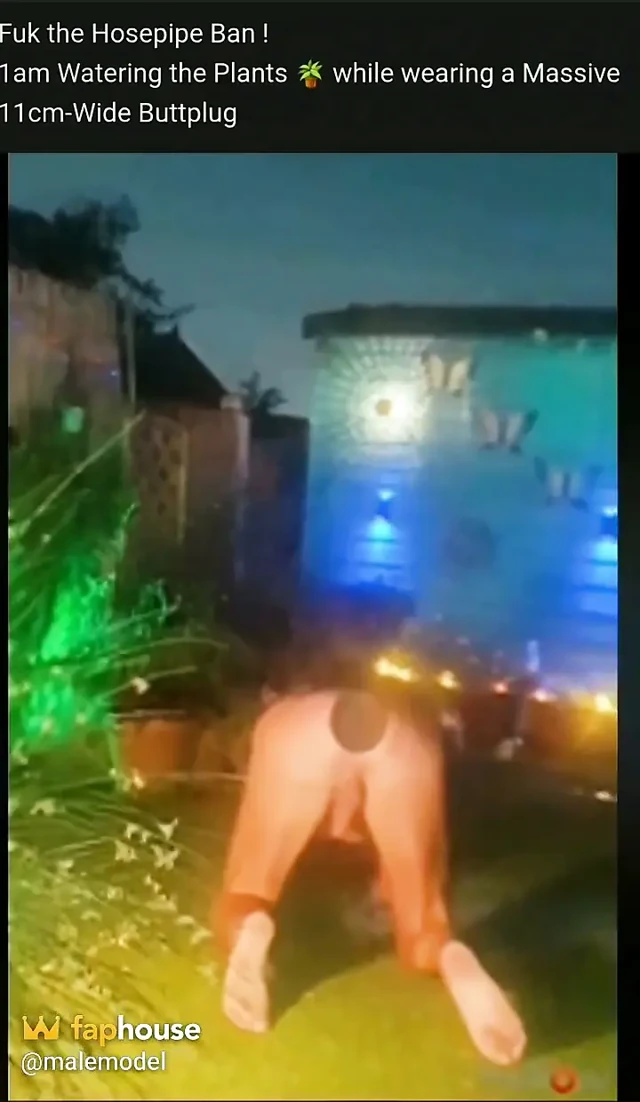 1am bahçede çıplak ve göt tıkacı