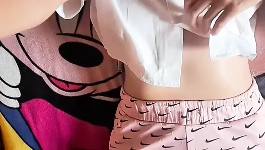 Bu masa için çok ateşliyim! Yoğun orgazm! Bedava amcık ovma porno