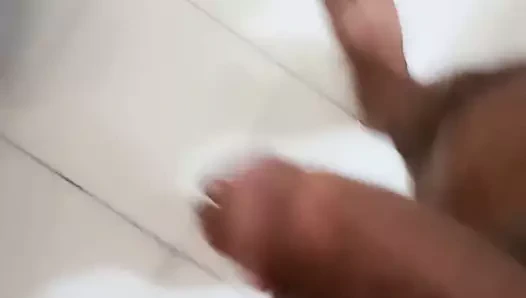 Müslüman yarak sevimli bayana boşalıyor