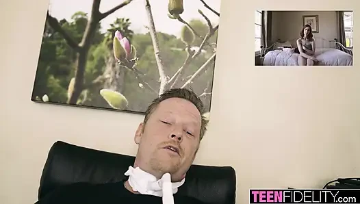 TEENFIDELITY Alex Harper'ın hayatını kurtaran amcığı