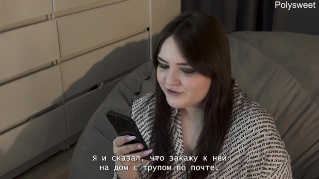 Porno hikayesi - bir kız iş gezisinin ardından beni takma yarakla sikiyor