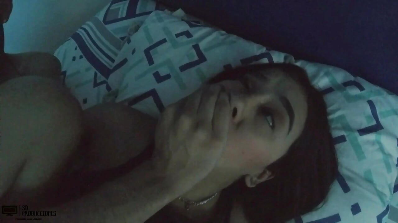 Üvey annemin odasına zengin amını sikmeye bayılıyorum - porno en español