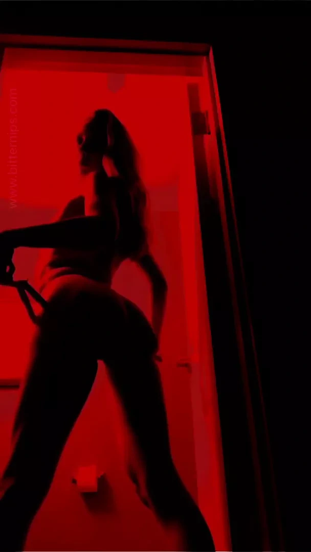 Reddit kızı nsfw tik tok siluet meydan okuması yapıyor