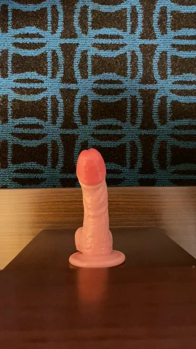 Tombul göt dildo tarafından sikiliyor bakış açısı domaltarak