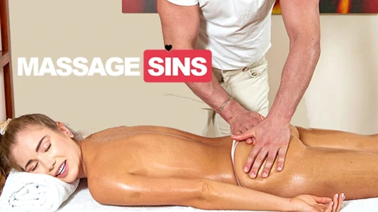 Massagesins Mary Rock mutlu sonla derin amcık masajı yapıyor