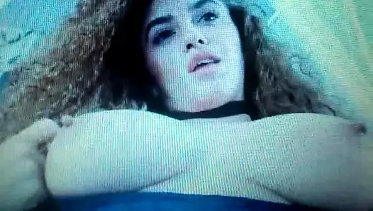 güzel büyük doğal göğüsleri ile güzel kız 1