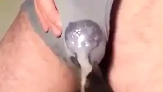 Cum fışkıran aracılığıyla iç çamaşırı