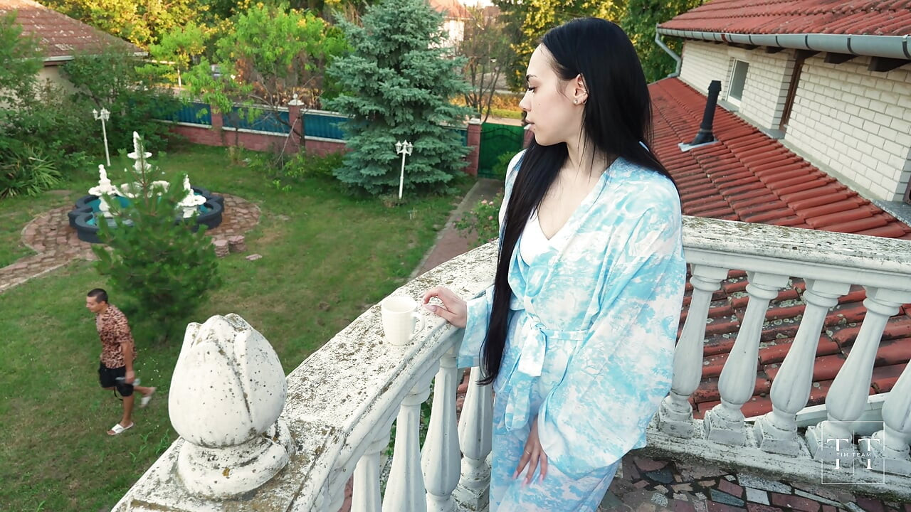 Bahçıvanım büyük yarağıyla bana yardım etti. 4K HD Tim Team