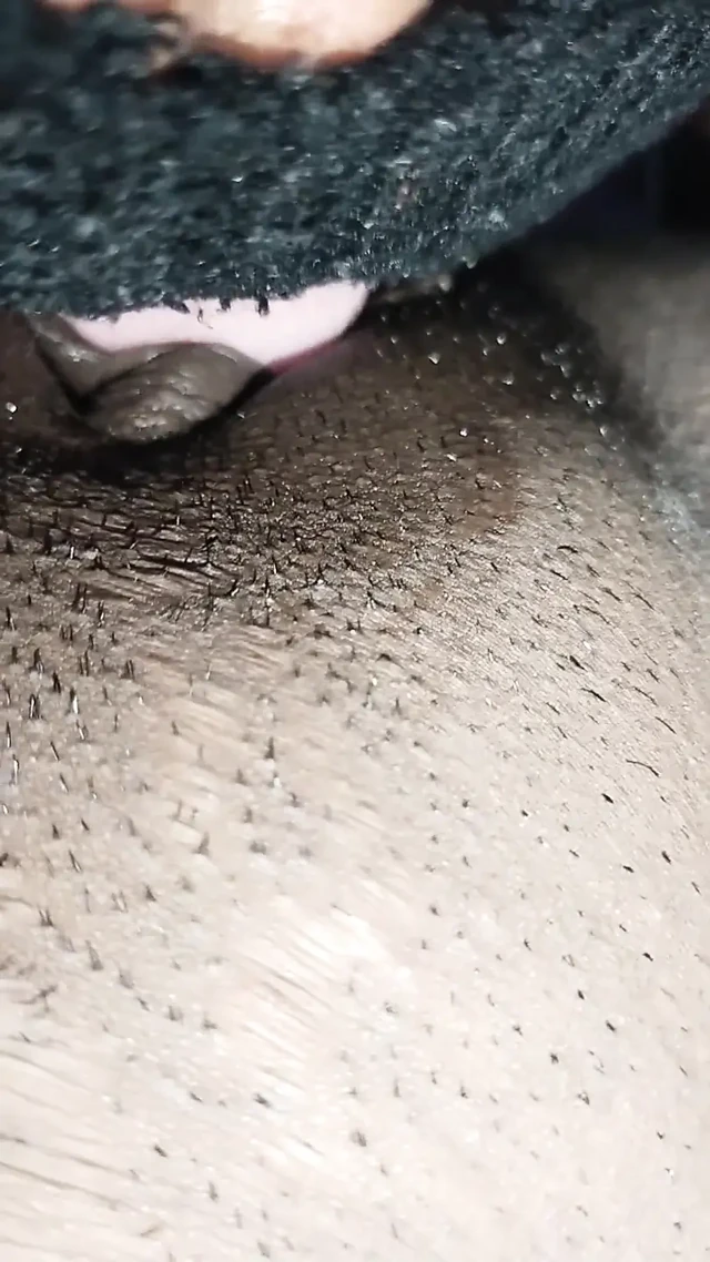Hintli kadın ateşli video amcık yalıyor ve göt yalıyor amına boşalıyor
